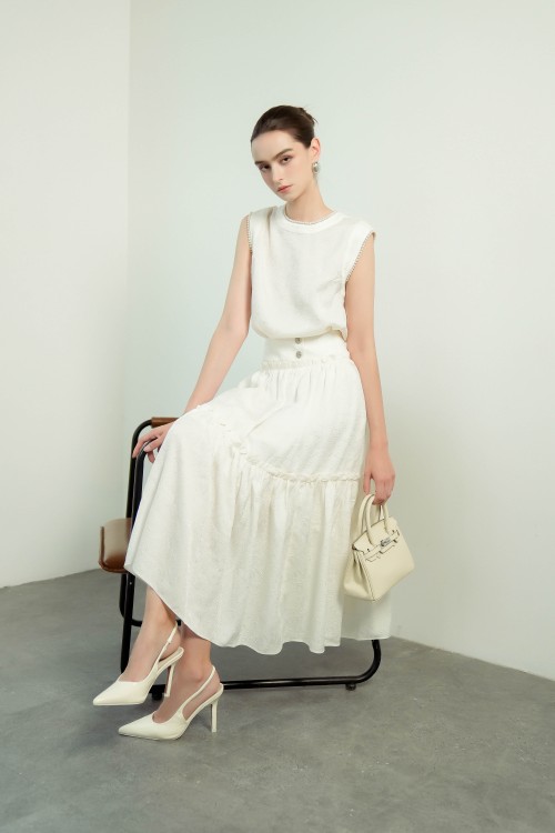 Sixdo Off-White Brocade Flared Skirt